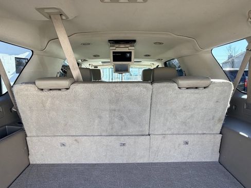 Used 2015 Chevrolet Suburban LT image 34
