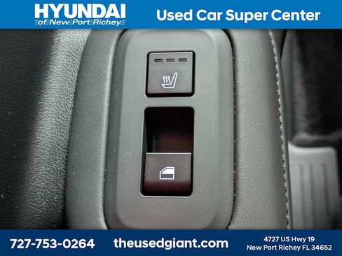 Used 2025 Hyundai Santa Fe Limited FWD image 19