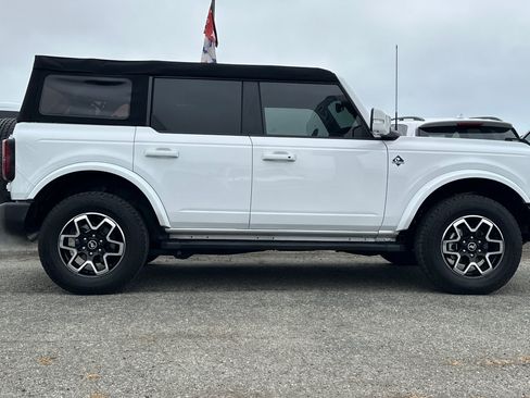 Used 2024 Ford Bronco Outer Banks AWD/4WD image 6