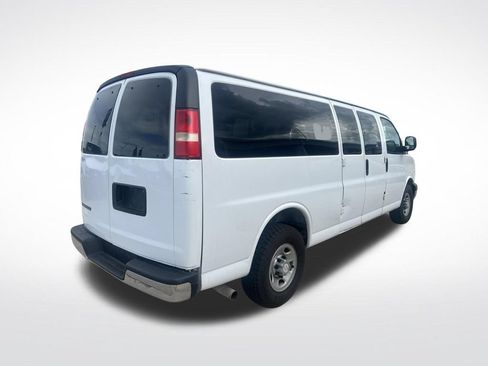 Used 2017 Chevrolet Express 3500 LT w/ LT Preferred Equipment Group RWD image 34
