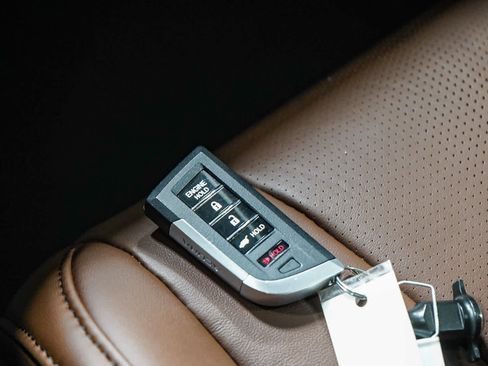 Used 2025 Acura MDX SH-AWD w/ Technology Package image 32