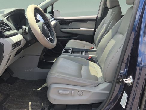Used 2023 Honda Odyssey Touring image 9