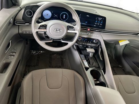 Used 2023 Hyundai Elantra SEL w/ Convenience Package FWD image 21