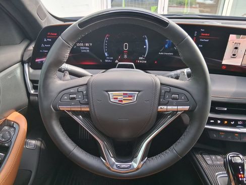 Used 2025 Cadillac CT5 V w/ Platinum Package RWD image 11