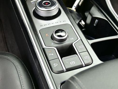 Used 2024 Kia Sorento EX w/ Panoramic Sunroof Package image 8