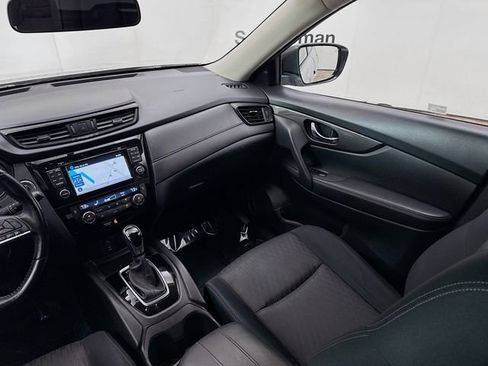 Used 2017 Nissan Rogue SV w/ SV Premium Package AWD/4WD image 23