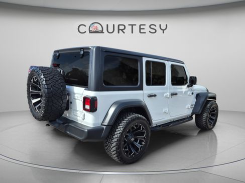 Used 2019 Jeep Wrangler Unlimited Sport S AWD/4WD image 5