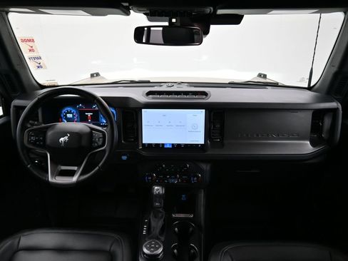 Used 2025 Ford Bronco Badlands image 14