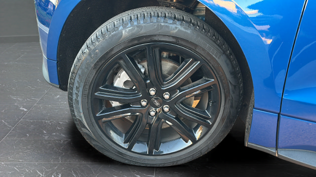 Used 2022 Ford Edge ST-Line w/ Class II Trailer Tow Package AWD/4WD image 28