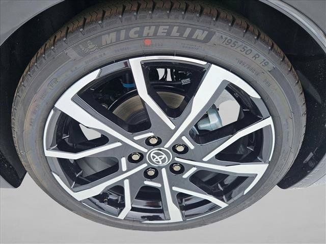 New 2026 Toyota Prius Plug-In Hybrid FWD image 10