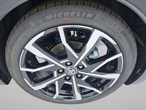 New 2026 Toyota Prius Plug-In Hybrid FWD image 10