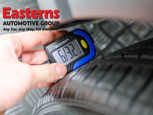 Used 2022 Hyundai Venue SEL image 24