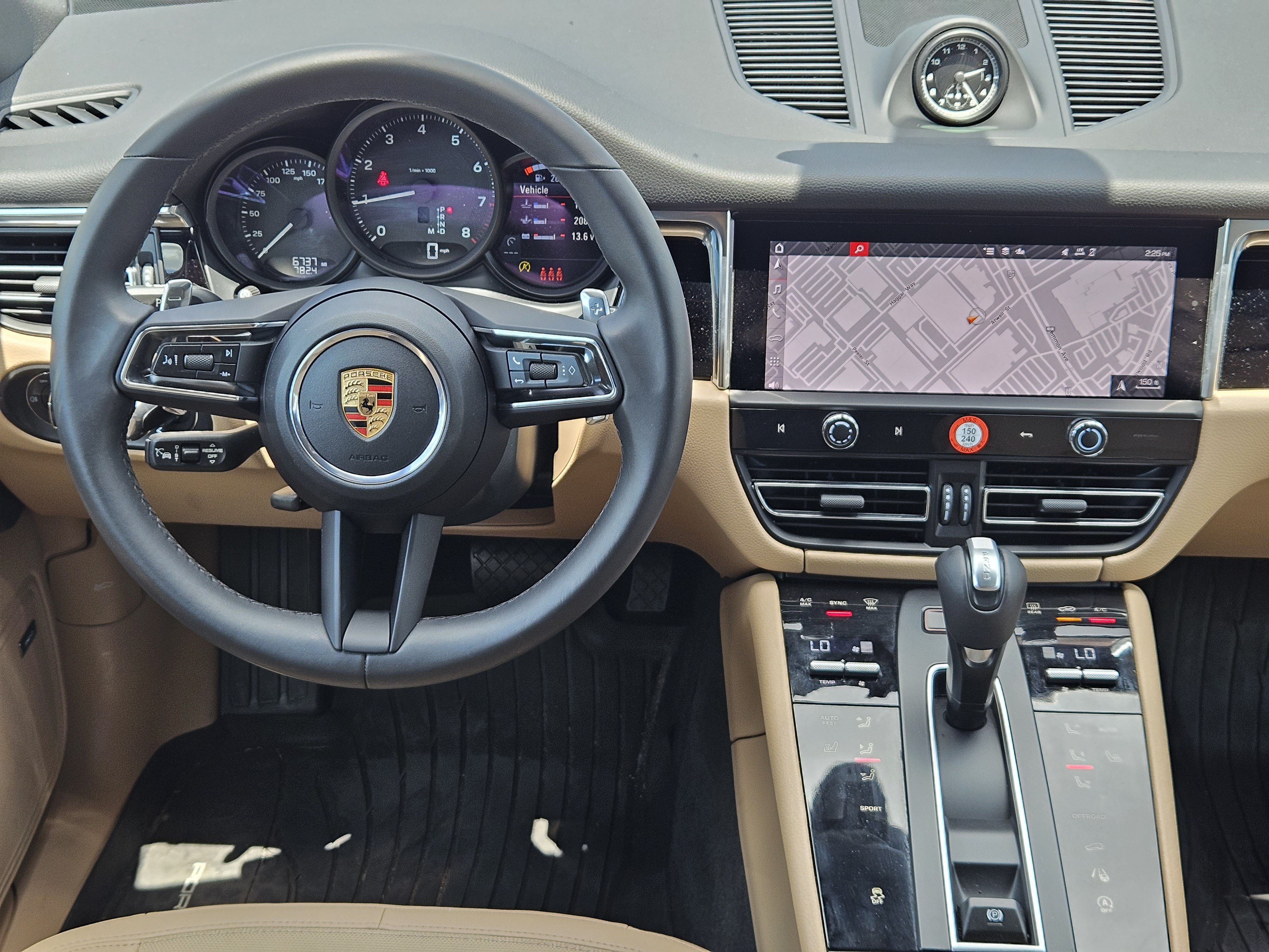 Certified 2026 Porsche Macan AWD/4WD image 26