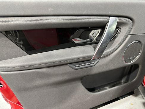 Used 2025 Land Rover Discovery Sport S image 17