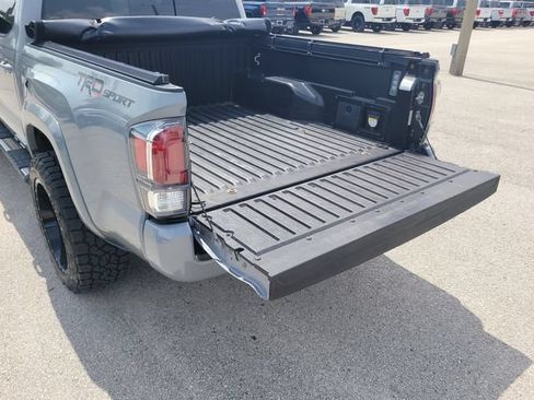 Used 2020 Toyota Tacoma TRD Sport RWD image 10