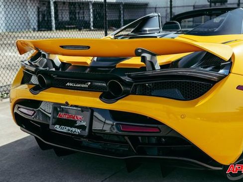 Used 2020 McLaren 720S Performance RWD image 45
