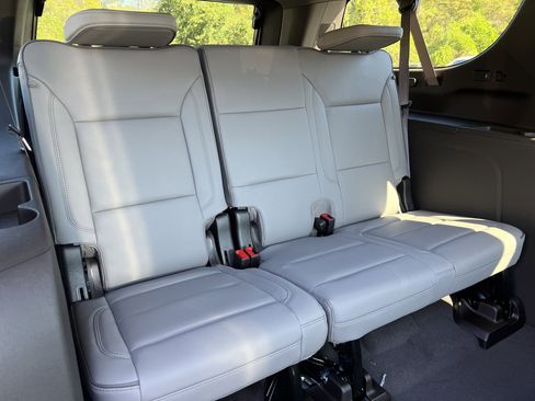 New 2026 GMC Yukon XL Elevation image 17