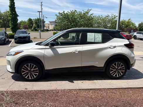 Used 2024 Nissan Kicks SV image 6