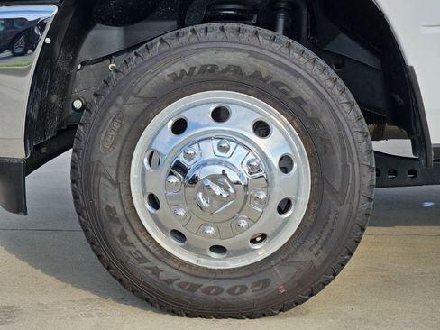 New 2025 RAM 3500 Tradesman w/ Chrome Appearance Group image 11