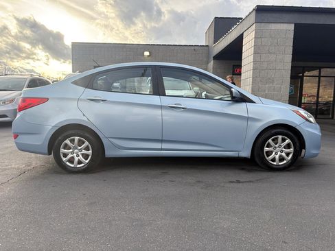 Used 2013 Hyundai Accent GLS image 4