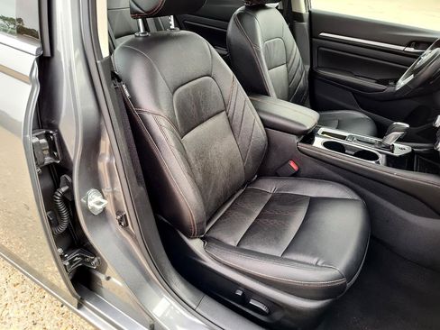 Used 2024 Nissan Altima 2.5 SR w/ SR Premium Package image 22