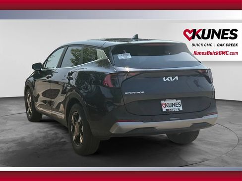 Used 2026 Kia Sportage LX FWD image 8