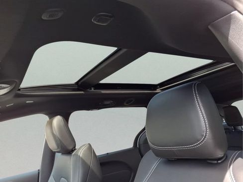 New 2026 Chrysler Pacifica Select AWD/4WD image 17
