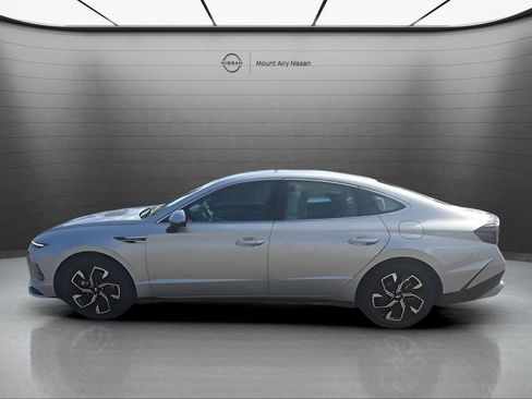 Used 2025 Hyundai Sonata SEL FWD image 7