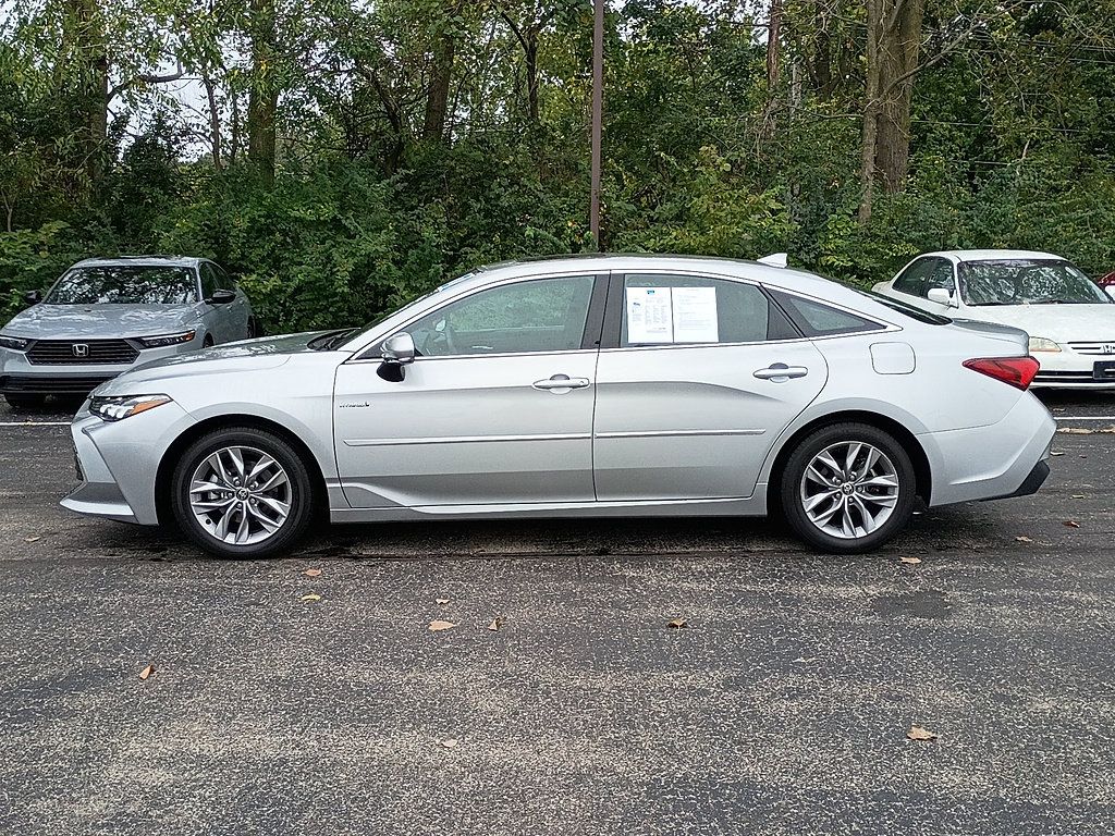 Used 2021 Toyota Avalon XLE w/ Moonroof Package FWD image 6