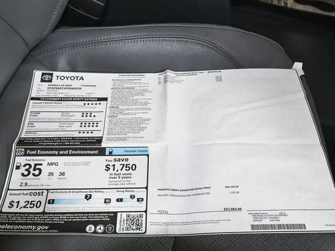 Used 2023 Toyota Sienna Limited image 63