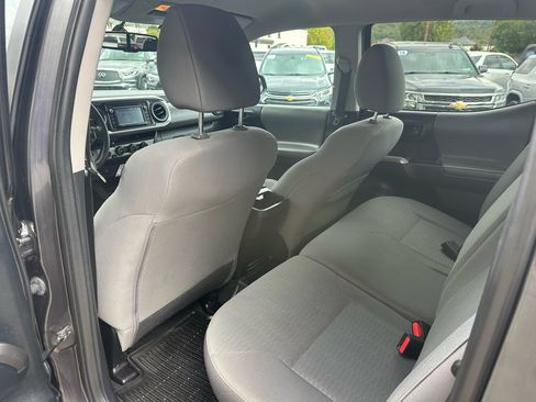 Used 2016 Toyota Tacoma SR5 image 13