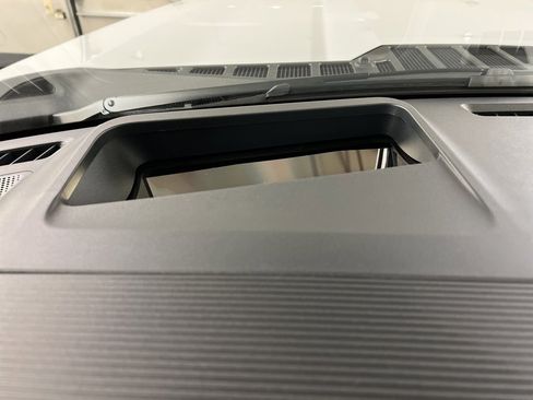 New 2025 Ford F150 Lariat w/ Equipment Group 502A High image 31