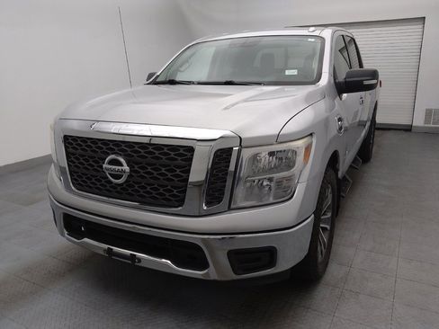 Used 2017 Nissan Titan SV RWD image 15