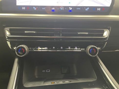 New 2026 Chevrolet Traverse LT w/ Midnight/Sport Edition image 6