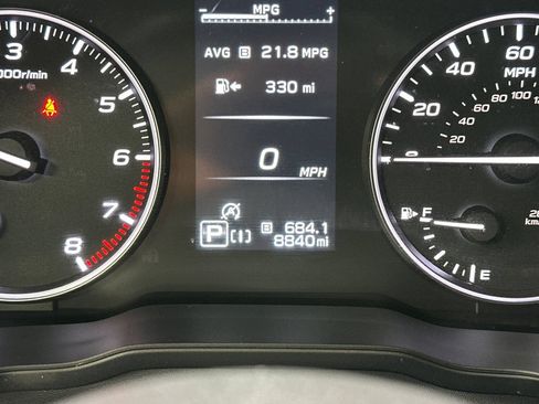 Used 2025 Subaru Crosstrek 2.5i Premium AWD/4WD image 32