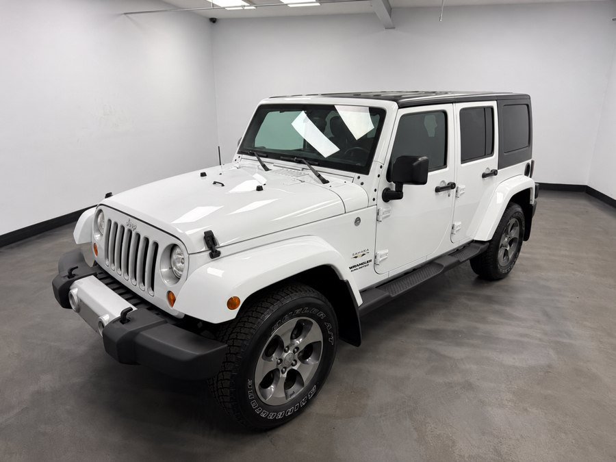 Used 2017 Jeep Wrangler Unlimited Sahara w/ Connectivity Group AWD/4WD image 3