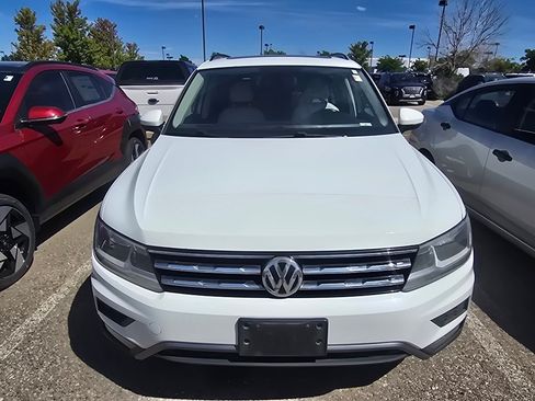 Used 2018 Volkswagen Tiguan SE AWD/4WD image 10