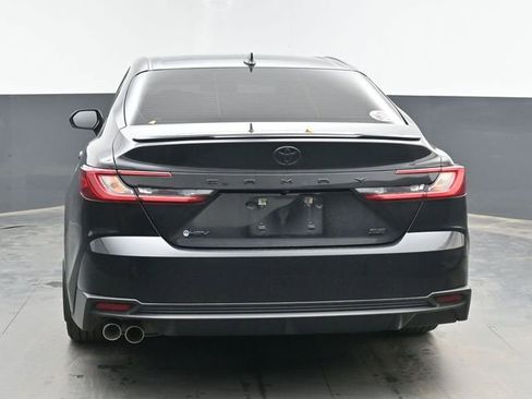 Used 2025 Toyota Camry SE FWD image 9