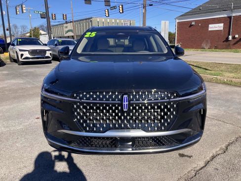 New 2025 Lincoln Nautilus Reserve image 12