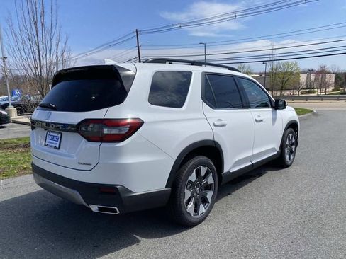 New 2026 Honda Pilot Touring image 3