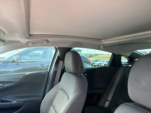 Used 2022 Chevrolet Malibu LT FWD image 16
