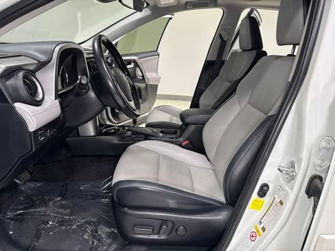 Used 2018 Toyota RAV4 Limited w/ Carpet Mat Package FWD image 15