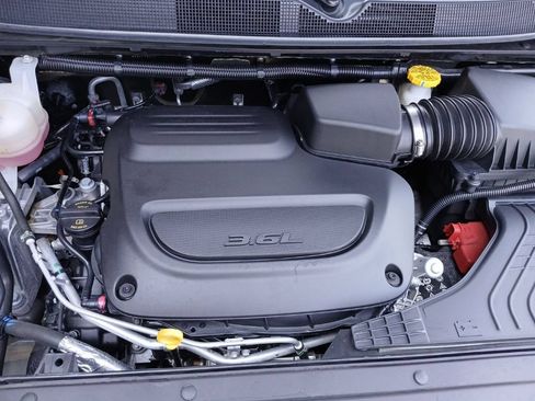 Used 2025 Chrysler Pacifica Select FWD image 31