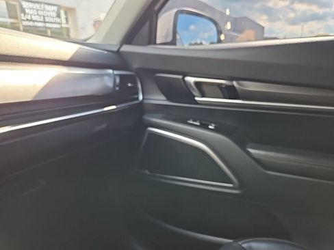 Certified 2024 Kia Telluride S w/ S Sunroof Package AWD/4WD image 23
