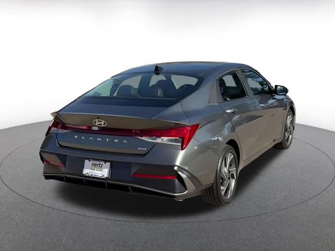 Used 2025 Hyundai Elantra Limited image 14