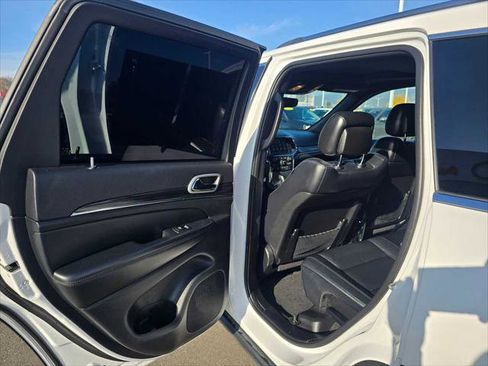 Used 2022 Jeep Grand Cherokee Limited image 17