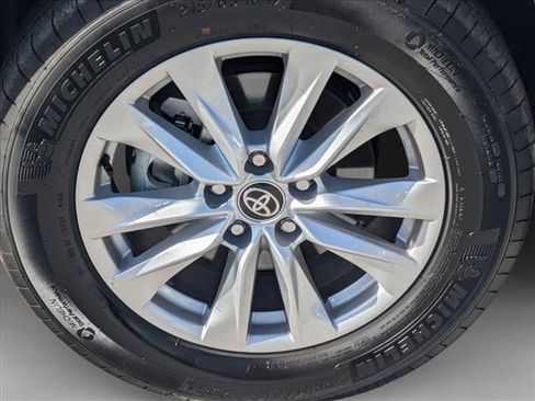 Used 2026 Toyota Corolla Cross LE FWD image 23