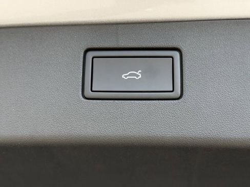 New 2026 Volkswagen Tiguan SE AWD/4WD image 33