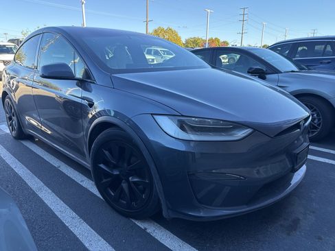 Used 2023 Tesla Model X image 4