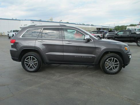 Used 2019 Jeep Grand Cherokee Limited AWD/4WD image 4